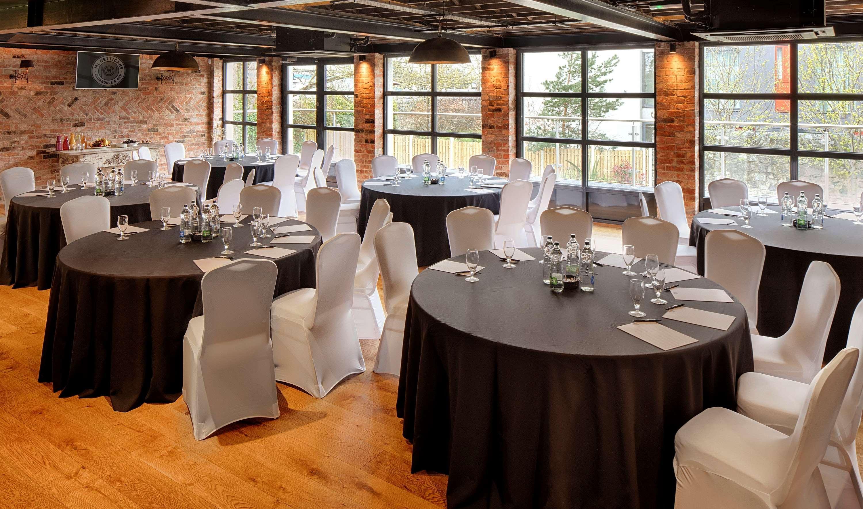 The Address Citywest Εξωτερικό φωτογραφία