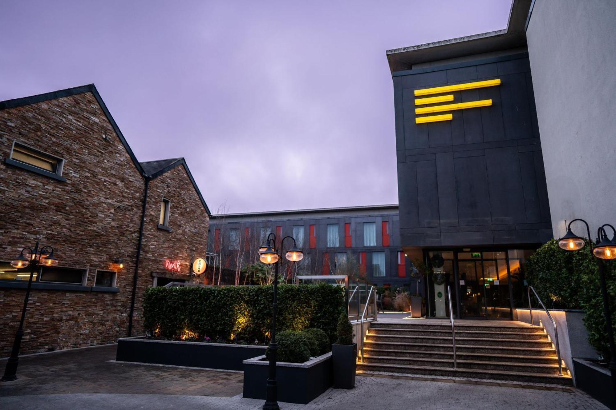 The Address Citywest Εξωτερικό φωτογραφία