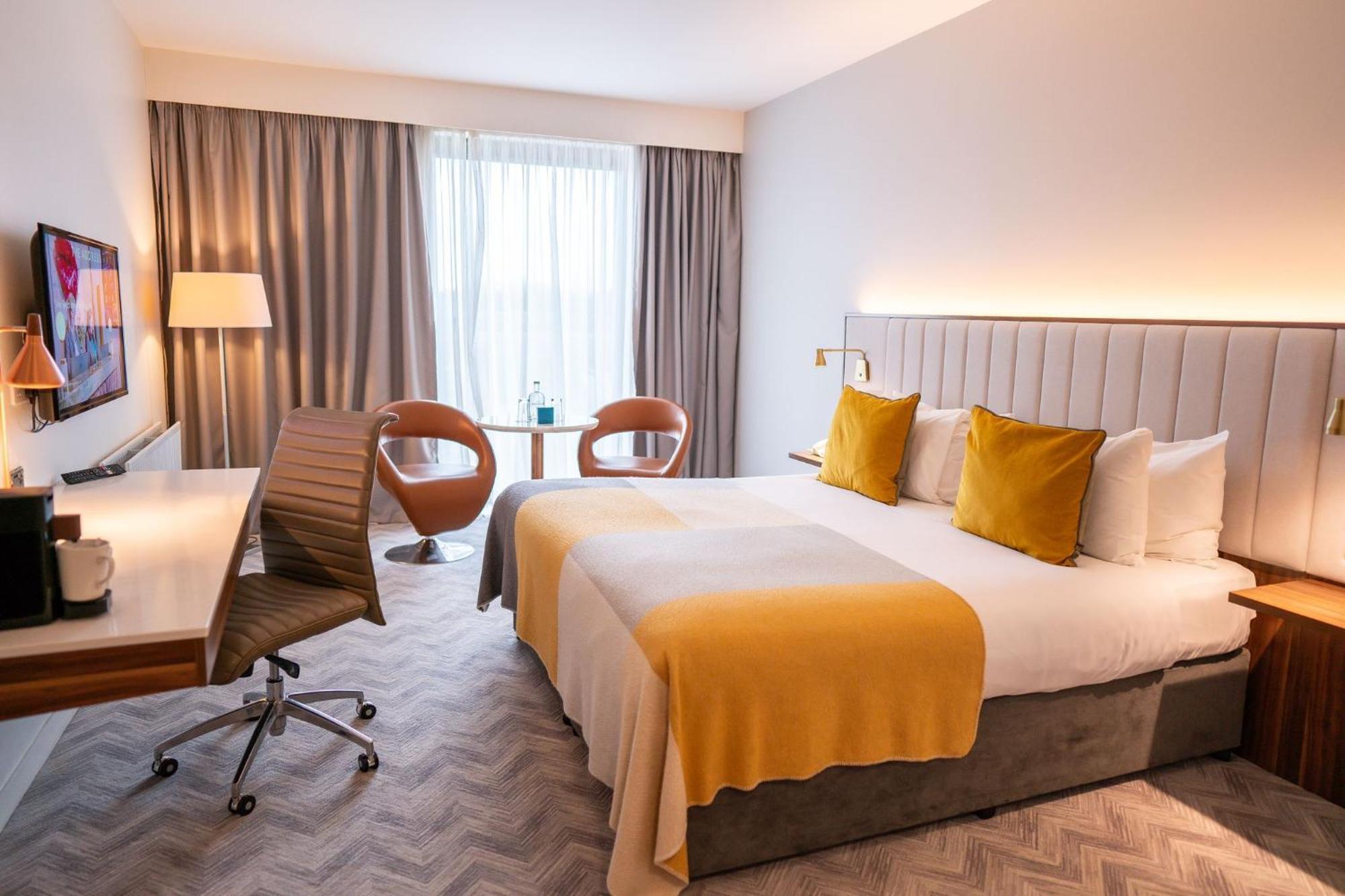 The Address Citywest Εξωτερικό φωτογραφία
