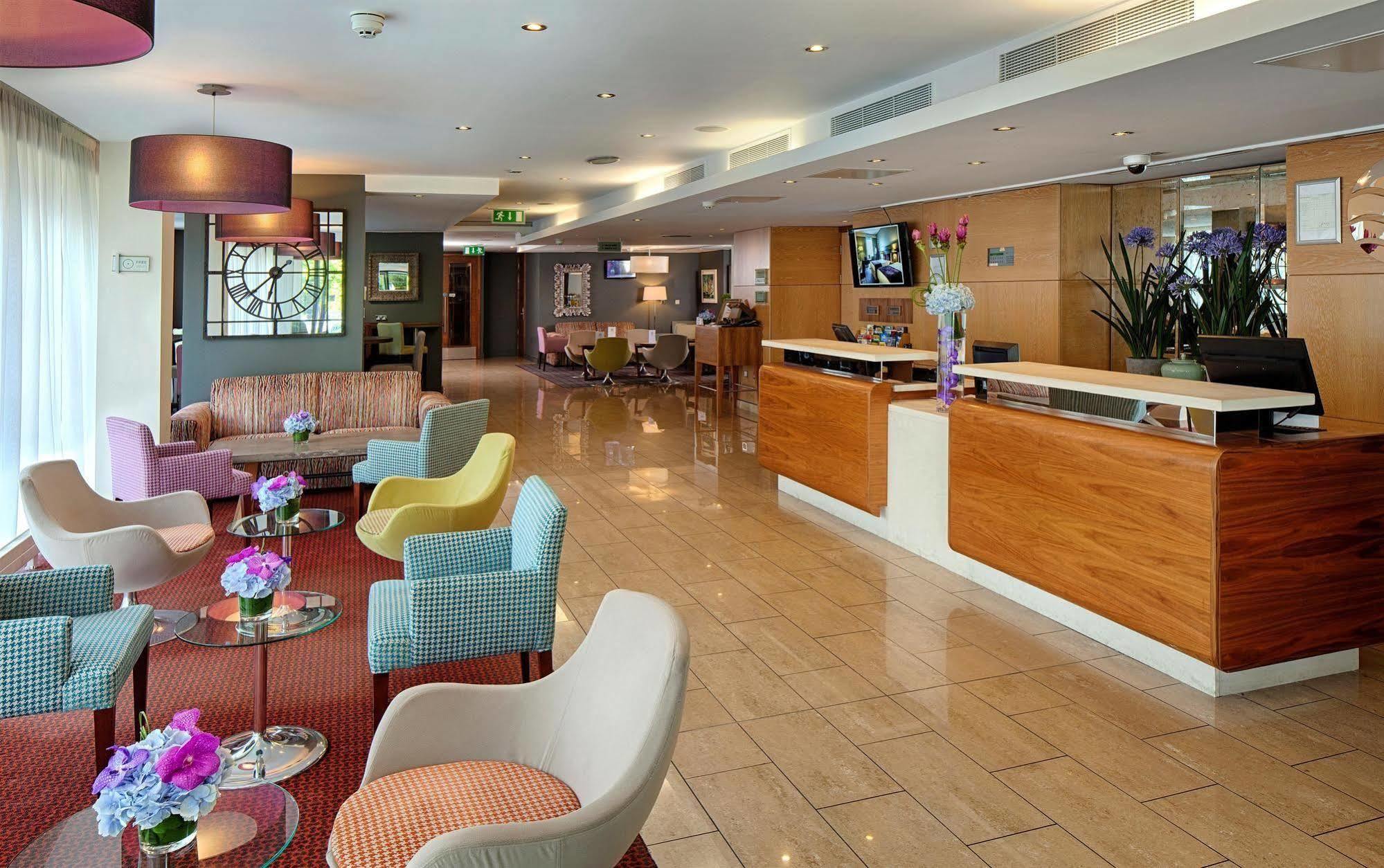 The Address Citywest Εξωτερικό φωτογραφία
