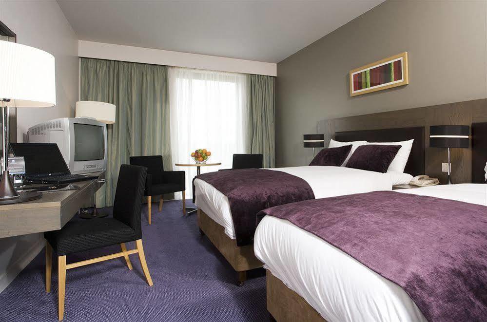 The Address Citywest Εξωτερικό φωτογραφία